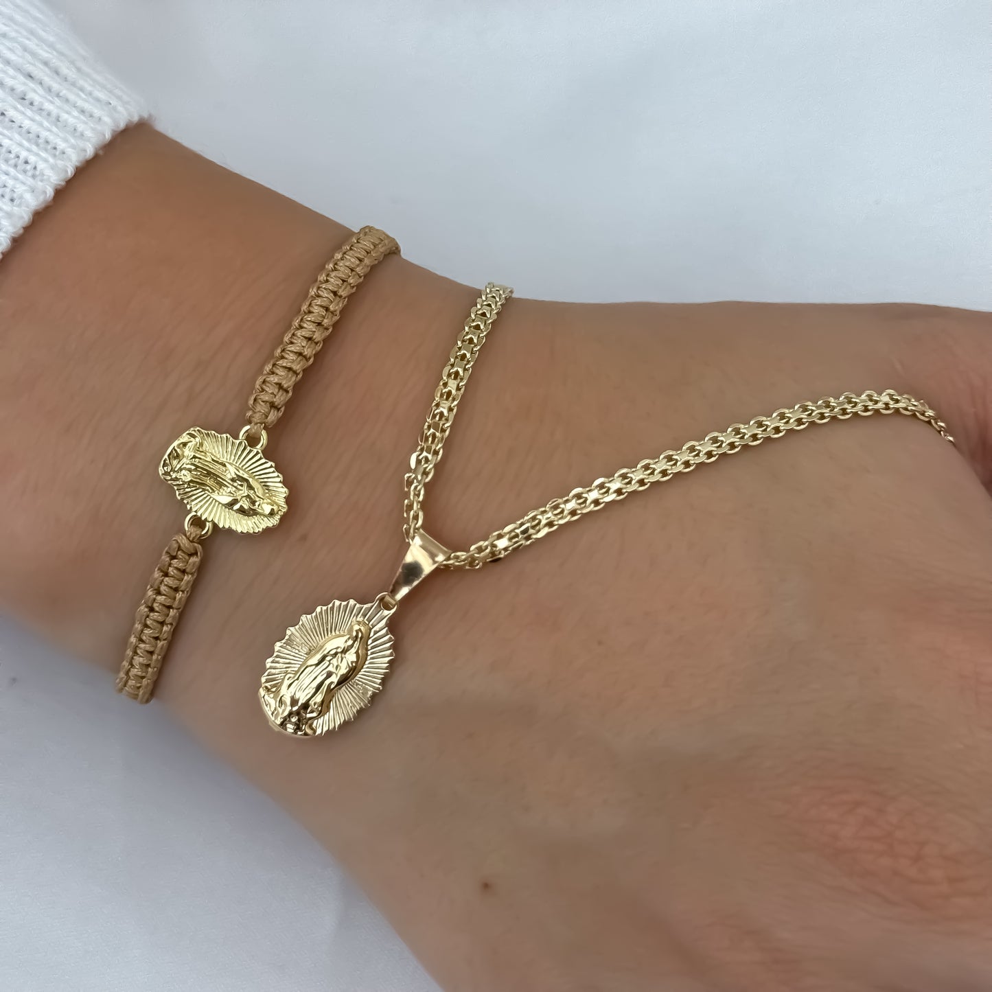 Cadena Tejido Chino de Dama de 45cm + Virgen de Guadalupe + Pulsera Tejida Virgen Guadalupe en Oro Laminado 18k