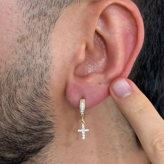 Candongas para Caballero con  micro circones Cristales con cruz en Oro Laminado 18k