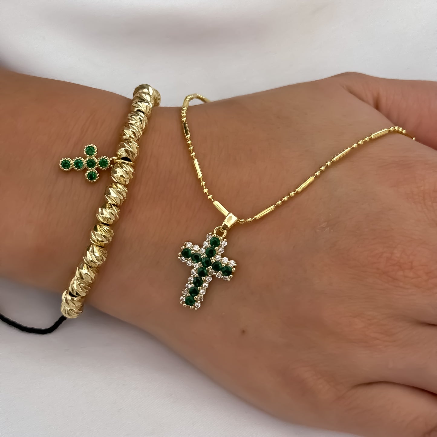 Cadena Tejido Militar Palito de Dama de 45cm + Cruz con Piedra verde Esmeralda + Pulsera balin italiano cruz Verde Esmeralda en Oro Laminado 18k con Garantía de por vida incluye certificado de Garantía