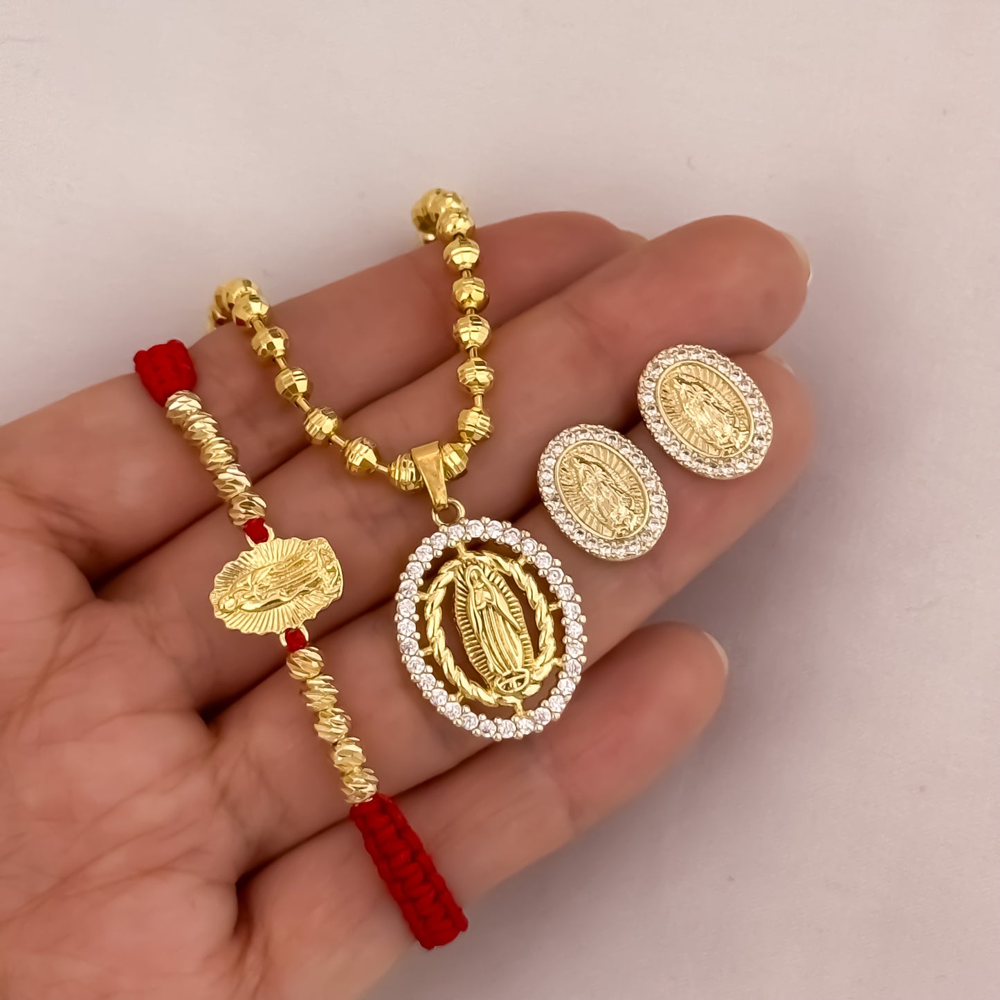 Cadena Tejido Militar de Dama Diamantada de 45cm + Virgen de Guadalupe + Topo Guadalupe + Pulsera Hilo Rojo Virgen Tallada en Oro Laminado 18k