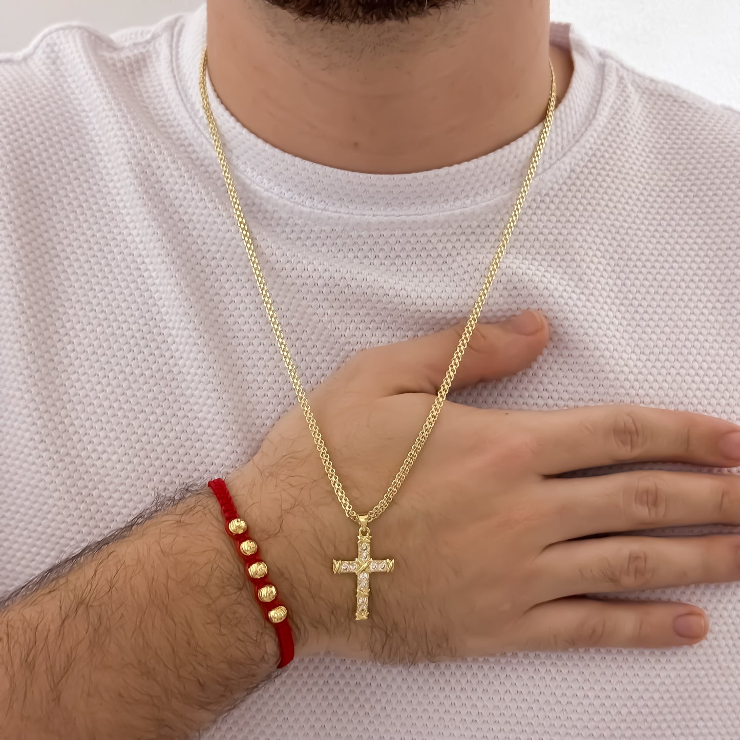 Cadena Tejido Chino de Hombre de 60cm de 4mm + Cruz Cristales Entrelazada + Pulsera Tejida Roja en Balin italiano de 6mm en Oro Laminado 18k con Garantia de por vida