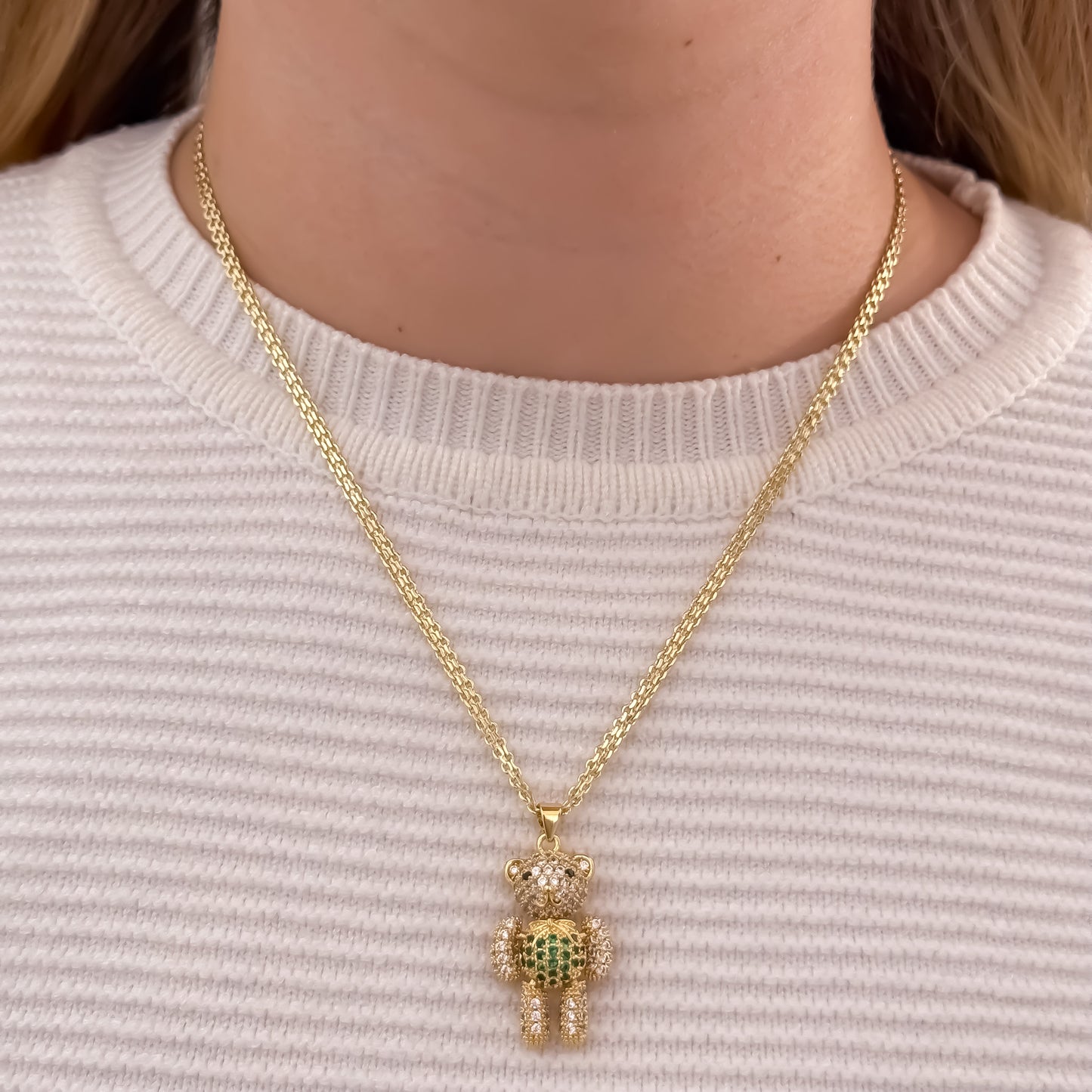 Cadena Tejido Chino de Dama de 45cm de 3mm + Oso Articulado Micro Circones Cristales Verde Esmeralda en Oro Laminado 18k con Garantia de por vida