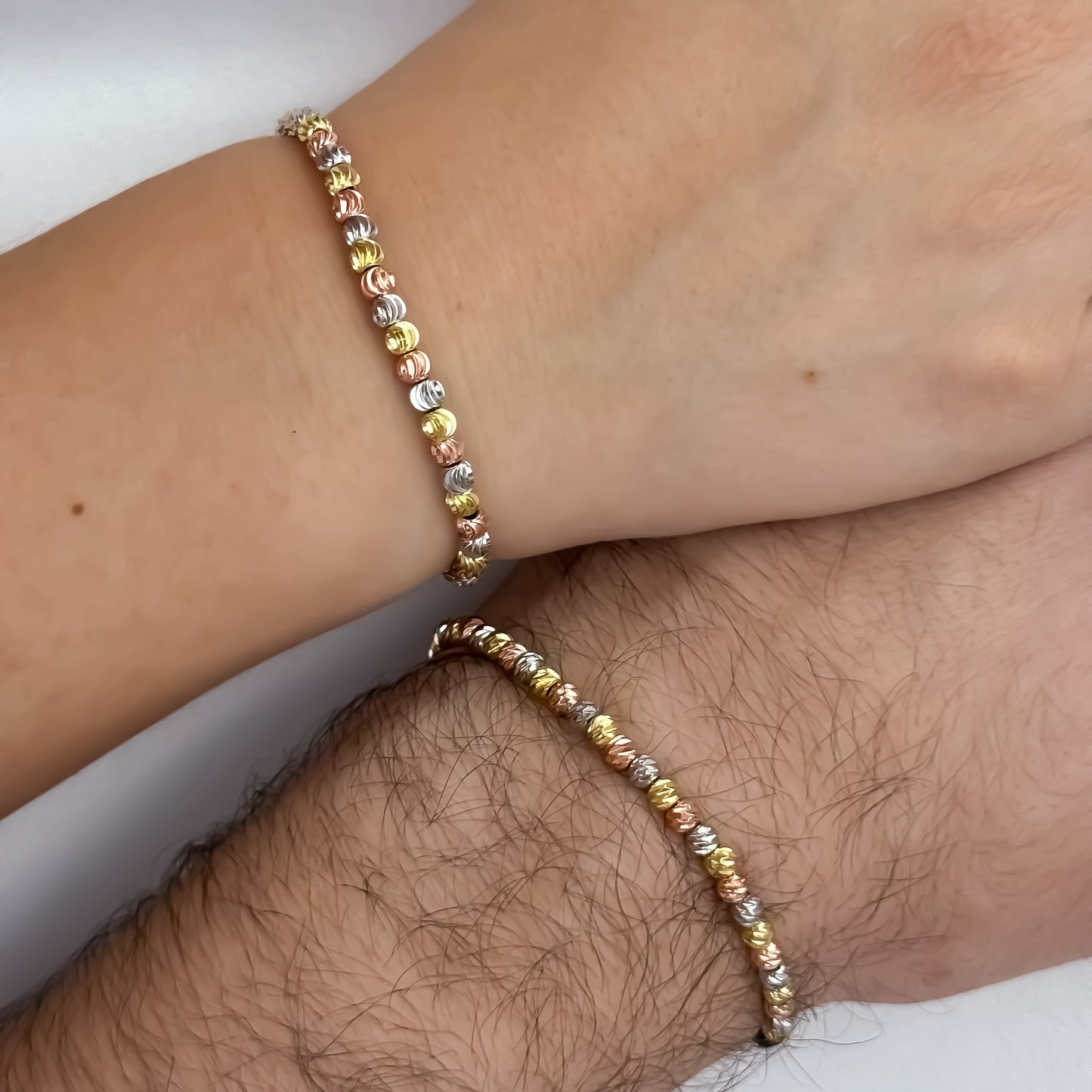 Promoción de 2 Pulseras para Parejas de 3 Oros en Balin Italianos de 4mm en Oro Laminado 18k con Garantia de por vida