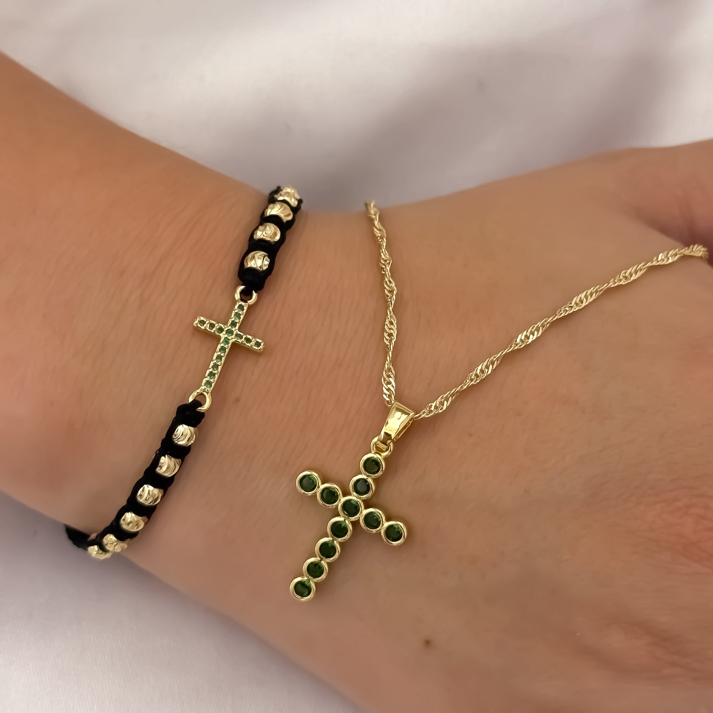 Cadena Tejido Singapur de Dama de 45cm + Cruz Micro Circones Cristales Verde + Pulsera Cruz Verde Esmeralda en Balin Italiano en Oro Laminado 18k con Garantia de por vida