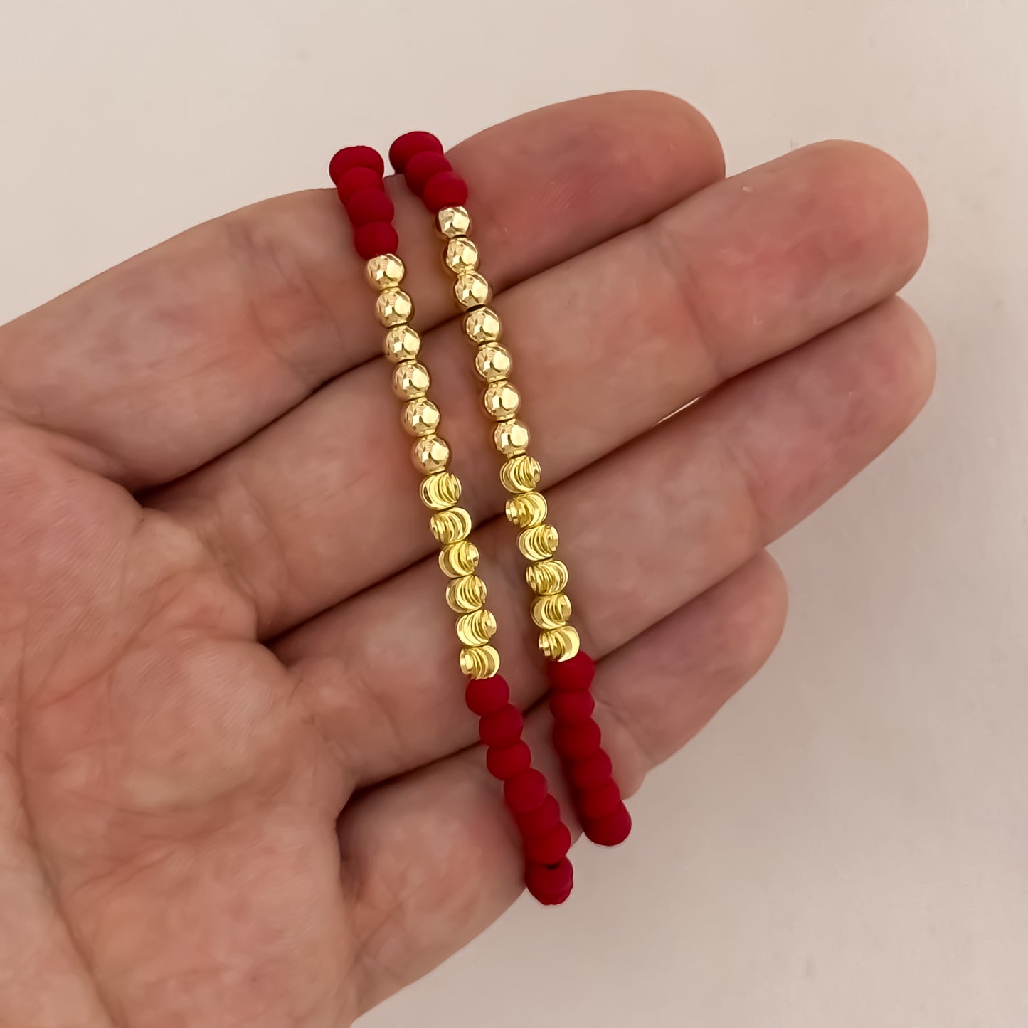 Pulseras Rojos de Amor para Parejas en Balin Liso de 4mm y Diamantado de 4mm en Oro Laminado 18k con Garantia de por vida