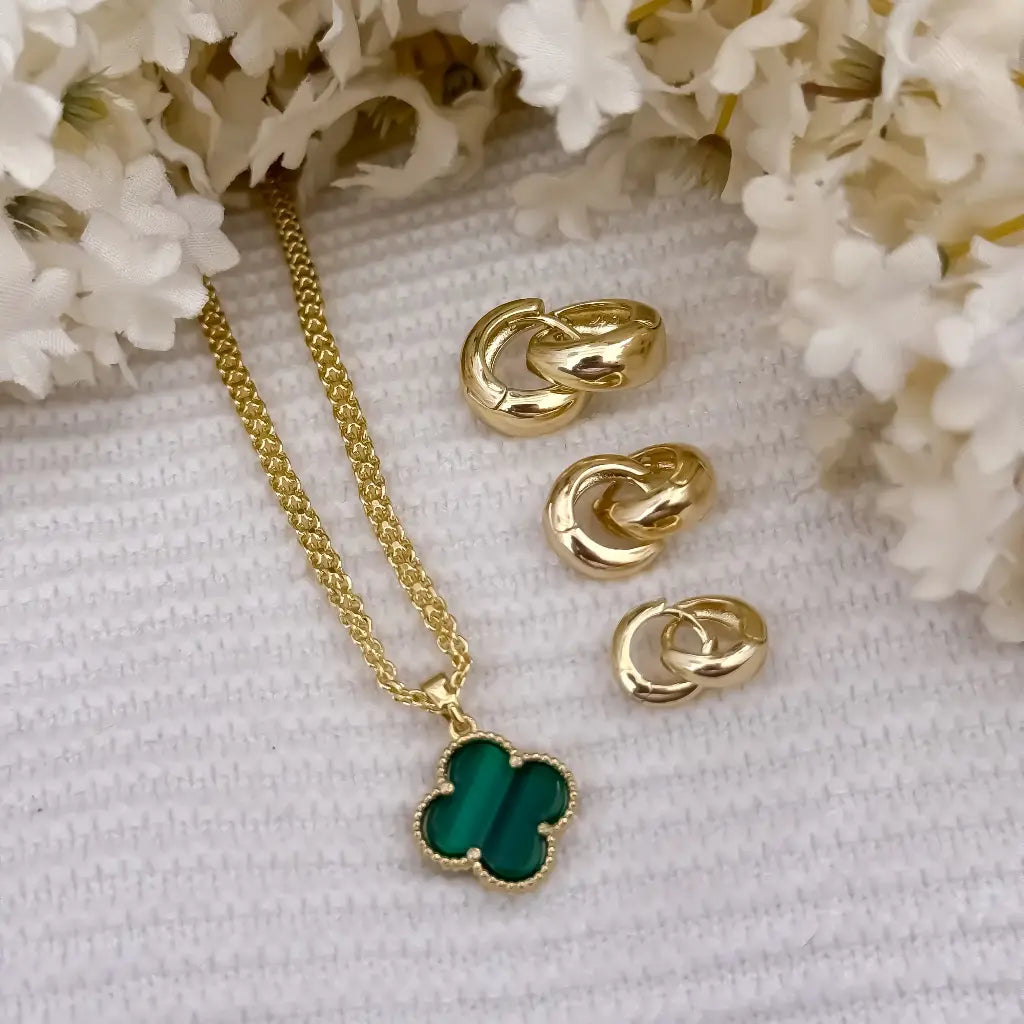 Cadena Tejido Chino de Dama de 45cm + Dije Trebol Verde de Suerte + Trio de candongas x 3 pequeñas Mediano y Grande en Oro Laminado 18k con Garantia de por vida
