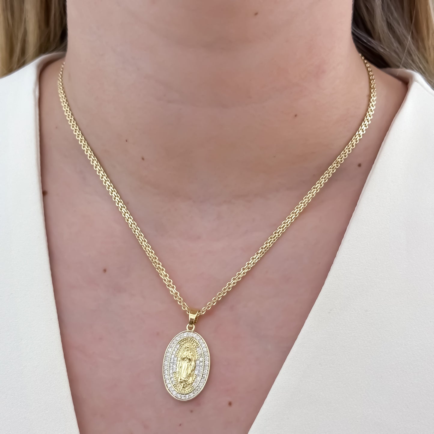 Cadena Tejido Chino de Dama de 45cm de 3mm de Grosor + Virgen de Guadalupe con Micro Circones Cristales en Oro Laminado 18k con Garantia de por vida