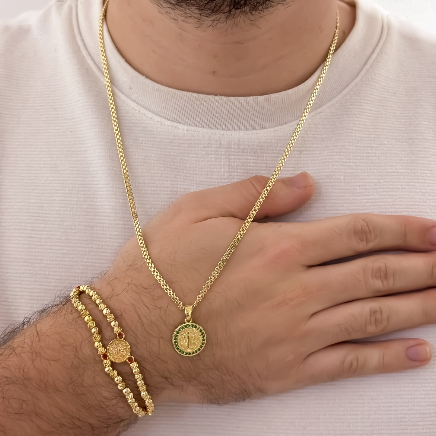 Cadena Tejido Chino de Hombre de 60cm de 3mm de Grosor + Dije de San Benito Protección con micro circones verde + Pulsera Doble de San Benito en Oro Laminado 18k con Garantía