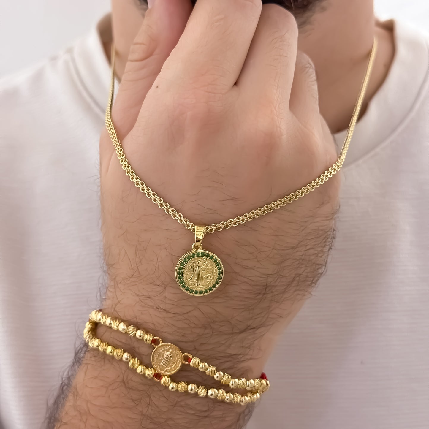 Cadena Tejido Chino de Hombre de 60cm de 3mm de Grosor + Dije de San Benito Protección con micro circones verde + Pulsera Doble de San Benito en Oro Laminado 18k con Garantía