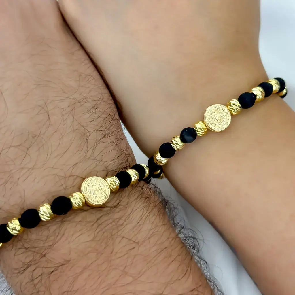 Promocion de 2 Pulseras para Parejas  San Benito proteccion en Baño de Oro de 18k